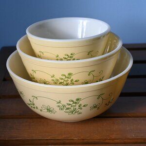 Vintage 80s Pyrex Shenandoah Nesting Mixing Bowls Set of 3 Great Condition!